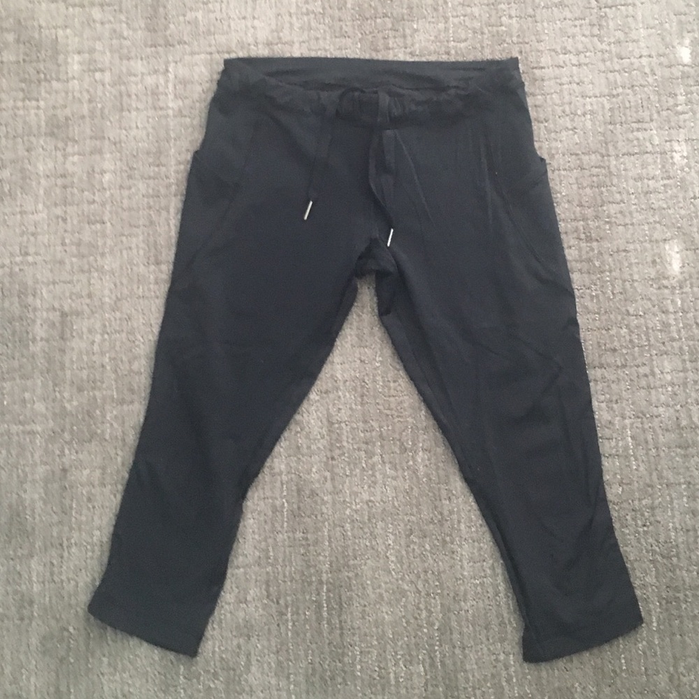 GUC Lululemon Black Athletic Capris